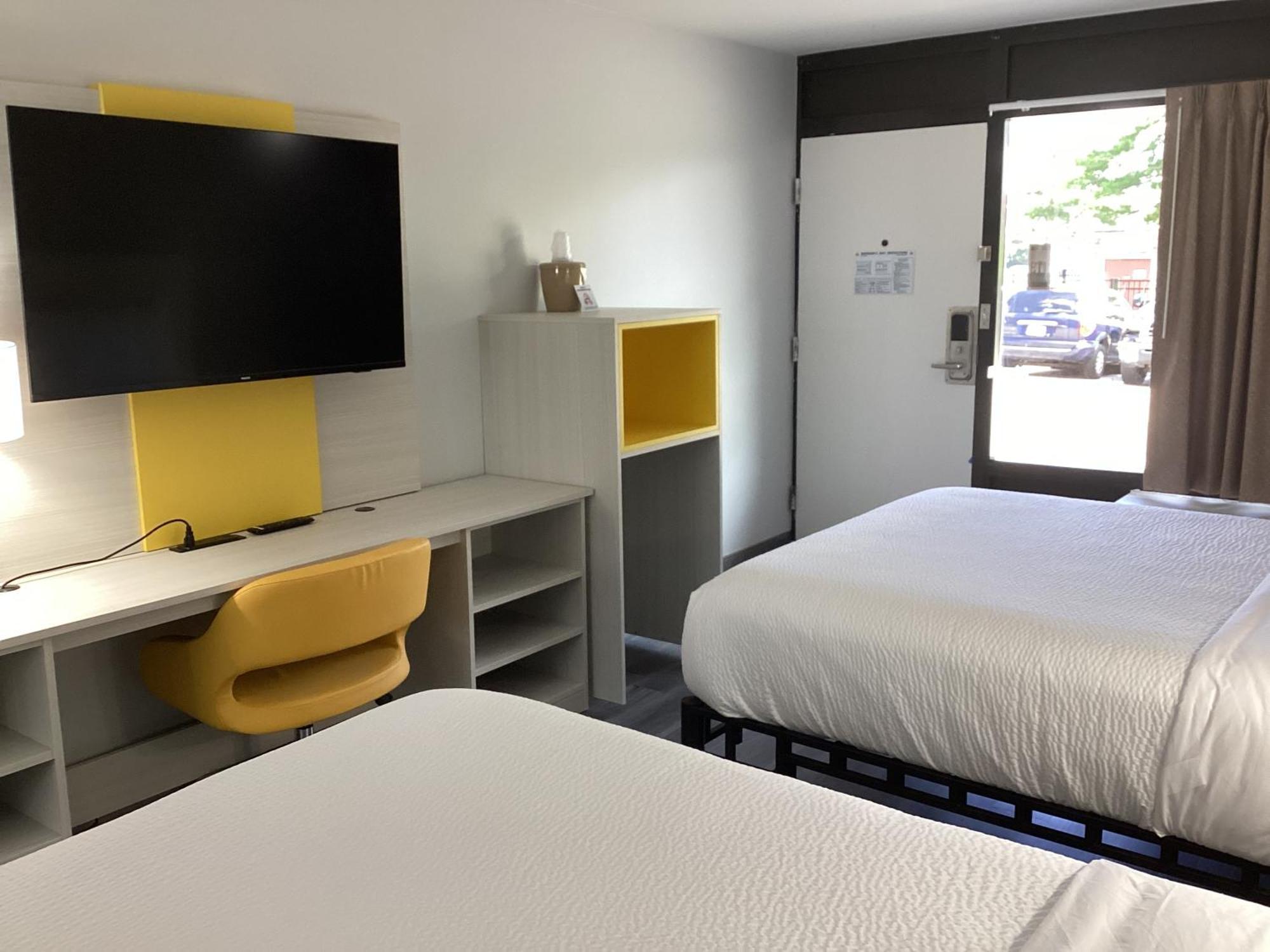Days-Inn By Wyndham Baltimore Northwest Windsor Mill Dış mekan fotoğraf